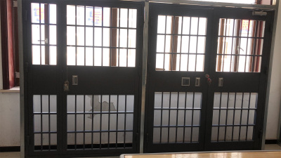 对开监狱门
